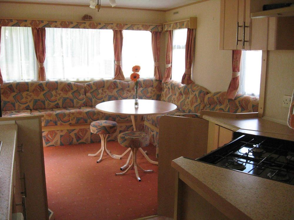 Cosy Caravan At Blackmoor Farm Ludchurch Eksteriør bilde